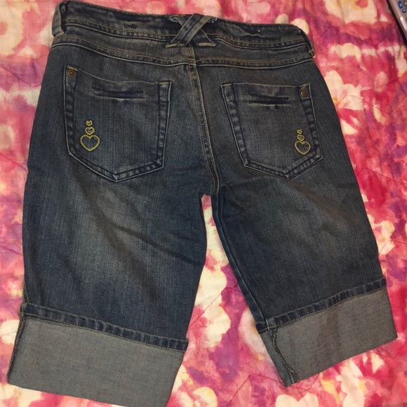Bermudas - Picture 2 of 2